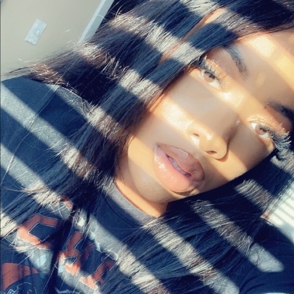 Hey Beautiful! Come shop in my Rabbit Hole 🐰💖 - Picture 4 of 8